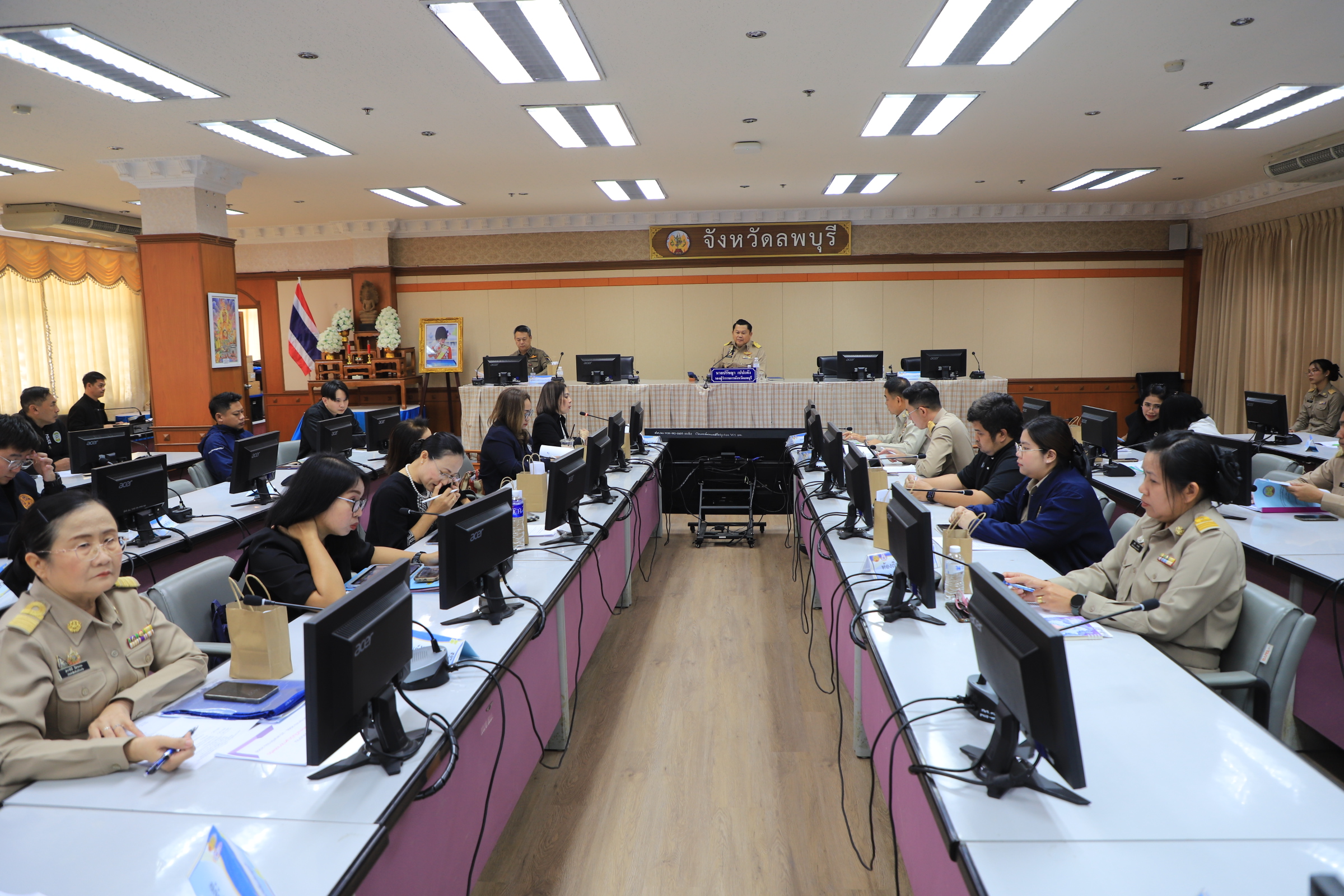 พช.ลพบุรี ร่วมการประชุมคณะกรรมการศูนย์อำนวยการป้องกันและปราบปรามยาเสพติดจังหวัดลพบุรี (ศอ.ปส.จ.ลบ.) และคณะทำงานอำนวยการศูนย์ฟื้นฟูสภาพทางสังคมในจังหวัดลพบุรี ประจำเดือนพฤศจิกายน 2568