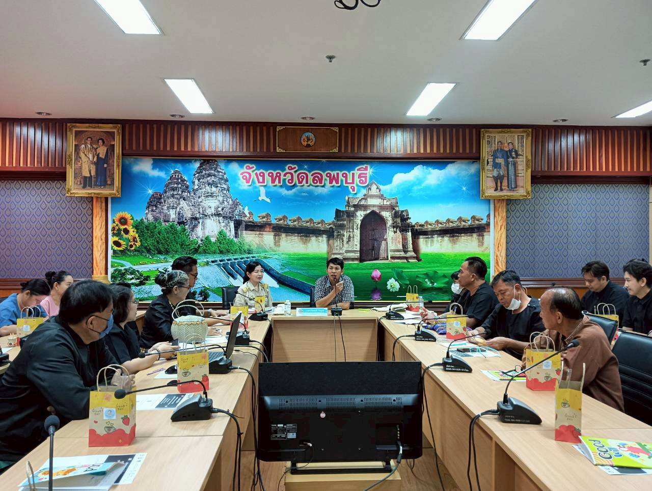 พช. ลพบุรี จัดประชุมเชิงปฏิบัติการเสริมสร้างทักษะคณะกรรมการบริหารศูนย์ประสานงานองค์การชุมชน (ศอช.)