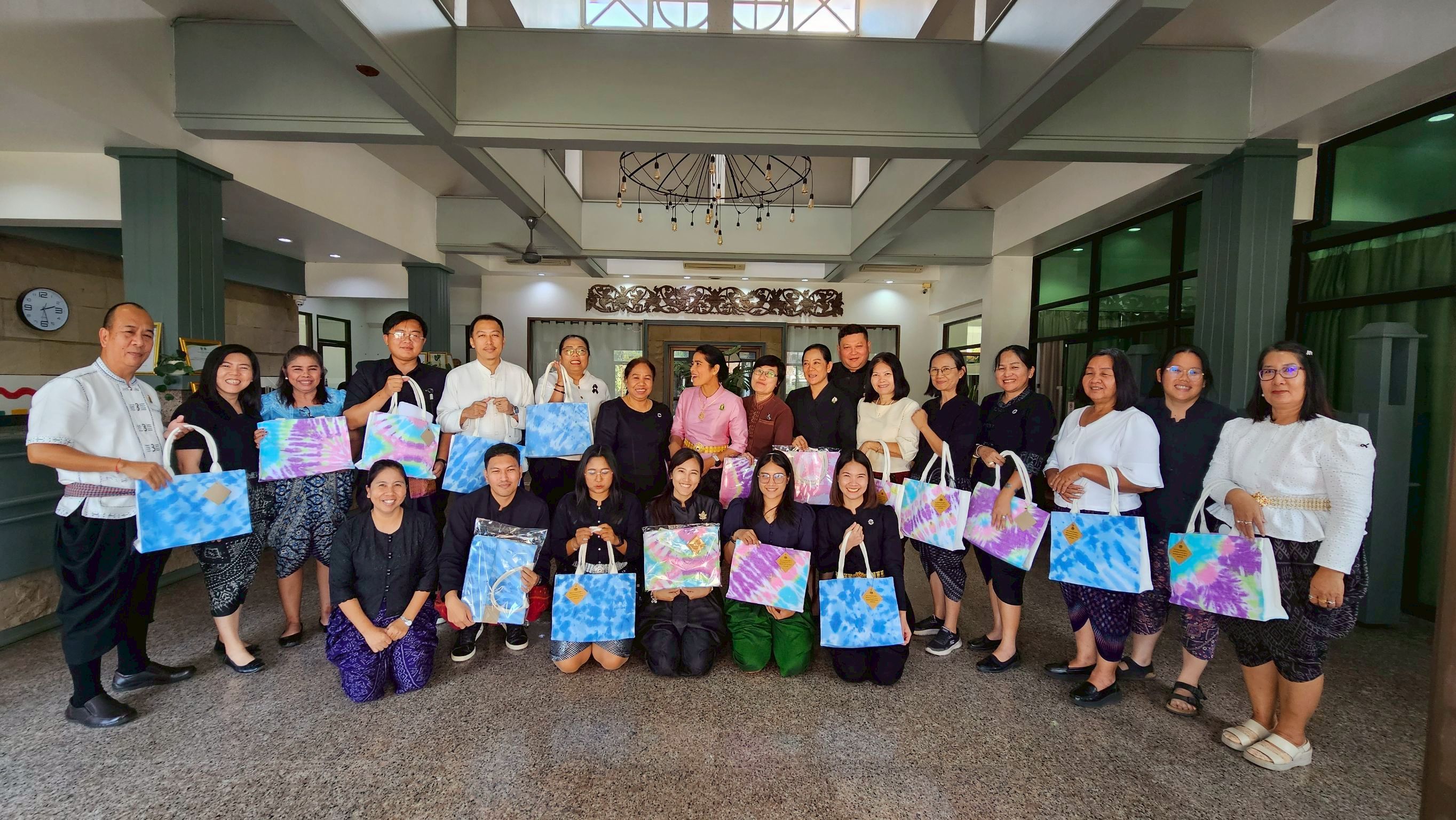 พช. ลพบุรี รุกเสริมทัพเจ้าหน้าที่ จัดโครงการประชุมเชิงปฏิบัติการ “ส่งเสริมทักษะการบริหารจัดการทุนชุมชนตามหลักธรรมาภิบาล ระดับจังหวัด” หวังสร้างความเข้มแข็งให้กองทุนชุมชน พร้อมรับมือความเสี่ยงด้านข้อกฎหมายและบัญชีอย่างมีประสิทธิภาพ