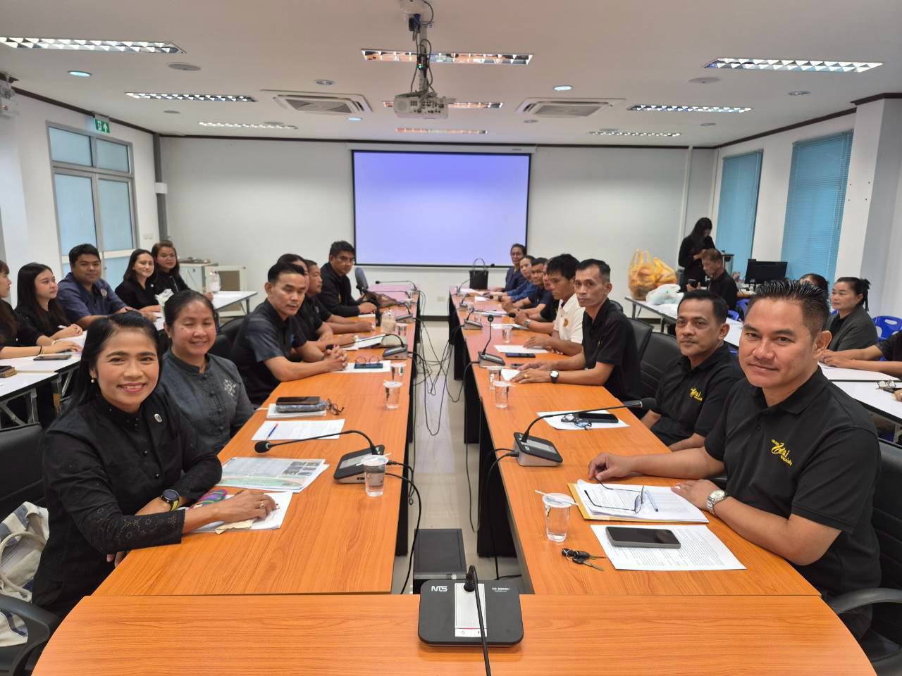 พช.ลพบุรี จัดประชุมคณะกรรมการเครือข่ายกองทุนเเม่ของเเผ่นดินจังหวัดลพบุรี ครั้งที่ 2/2569